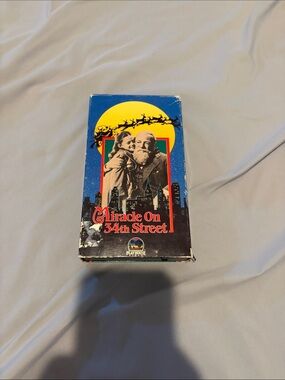 Miracle on 34th Street DVD - Blue Color